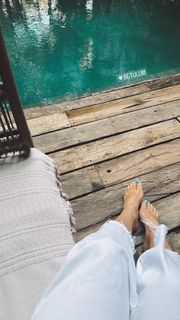 Charlotte Dobre feet photo 10