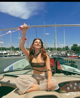 Charlotte Dobre feet photo 9