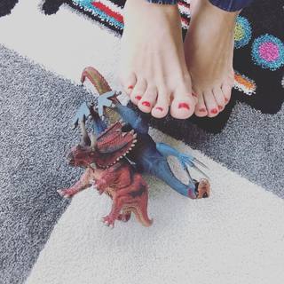 Charlotte Engelhardt feet photo thumbnail