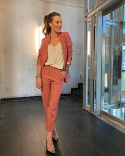 Charlotte Engelhardt feet photo thumbnail