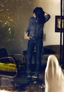 Charlotte Gainsbourg feet photo thumbnail