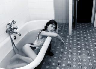 Charlotte Gainsbourg feet photo thumbnail