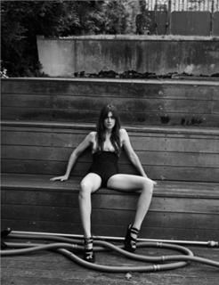Charlotte Gainsbourg feet photo thumbnail