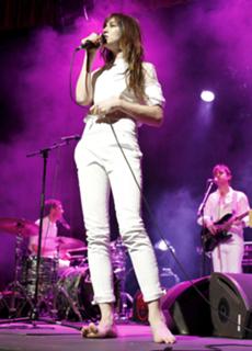 Charlotte Gainsbourg feet photo thumbnail