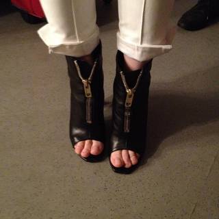 Charlotte Gainsbourg feet photo thumbnail