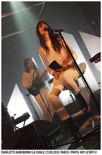 Charlotte Gainsbourg feet photo thumbnail