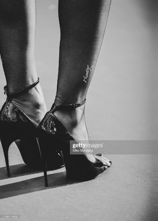 Charlotte Gainsbourg feet photo thumbnail