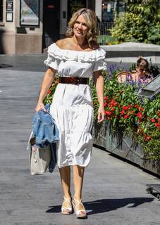 Charlotte Hawkins feet photo thumbnail