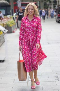 Charlotte Hawkins feet photo thumbnail