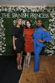 Charlotte Hope feet photo thumbnail