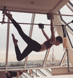 Charlotte Hope feet photo thumbnail