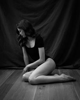 Charlotte Hope feet photo thumbnail