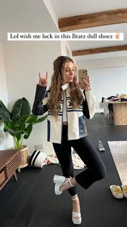 Charlotte Jordan feet photo 1