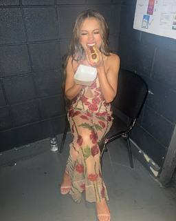 Charlotte Jordan feet photo 14
