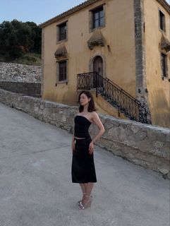 Charlotte Jordan feet photo 3