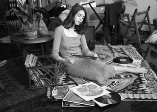 Charlotte Kemp Muhl feet photo 11
