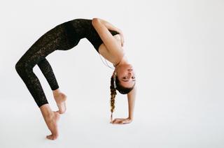 Charlotte Lawrence feet photo thumbnail