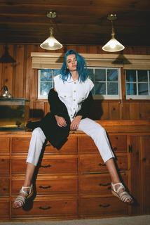Charlotte Lawrence feet photo thumbnail