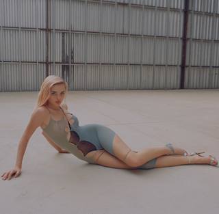 Charlotte Lawrence feet photo thumbnail
