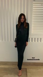 Charlotte Lawrence feet photo thumbnail