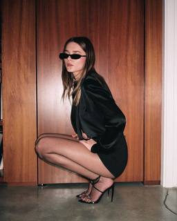 Charlotte Lawrence feet photo thumbnail