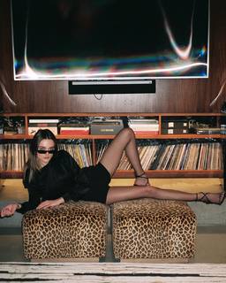 Charlotte Lawrence feet photo thumbnail