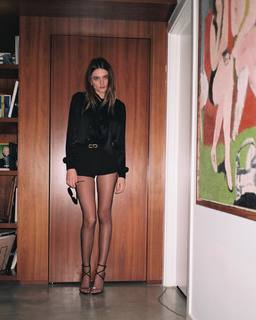 Charlotte Lawrence feet photo thumbnail