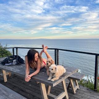 Charlotte Lawrence feet photo thumbnail