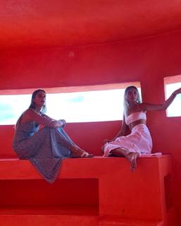 Charlotte Lawrence feet photo thumbnail