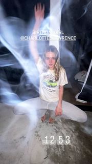 Charlotte Lawrence feet photo thumbnail