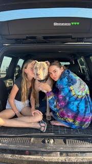 Charlotte Lawrence feet photo thumbnail