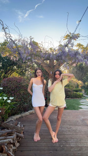 Charlotte Lawrence feet photo thumbnail