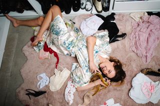Charlotte Lawrence feet photo thumbnail