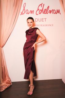 Charlotte Lawrence feet photo thumbnail