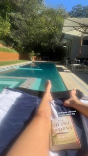 Charlotte Lawrence feet photo thumbnail