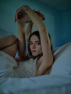 Charlotte Lawrence feet photo thumbnail