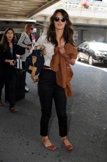 Charlotte Le Bon feet photo thumbnail