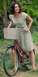 Charlotte Le Bon feet photo thumbnail