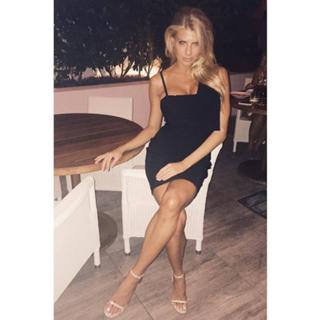 Charlotte McKinney feet photo thumbnail