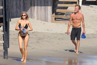 Charlotte McKinney feet photo thumbnail