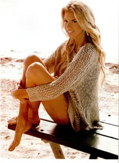 Charlotte McKinney feet photo thumbnail