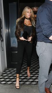 Charlotte McKinney feet photo thumbnail