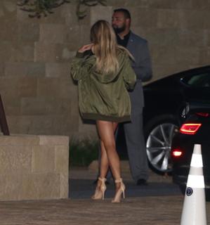 Charlotte McKinney feet photo thumbnail