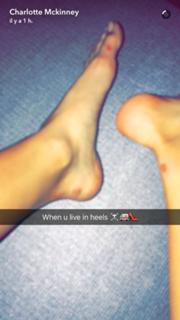Charlotte McKinney feet photo thumbnail