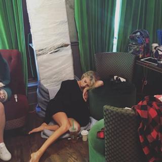 Charlotte McKinney feet photo thumbnail