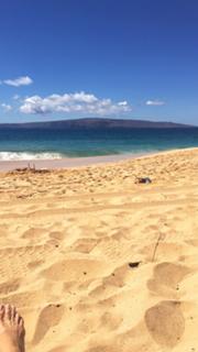 Charlotte McKinney feet photo thumbnail