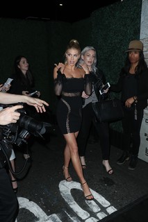 Charlotte McKinney feet photo thumbnail