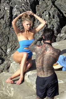 Charlotte McKinney feet photo thumbnail