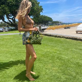 Charlotte McKinney feet photo thumbnail