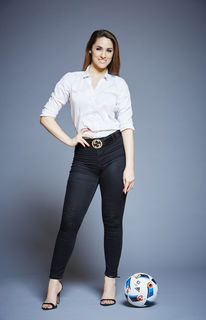 Charlotte Namura feet photo 8